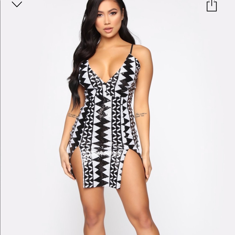 COPY - FASHION NOVA NEW DRESS SIZE M TOTALLY NEW